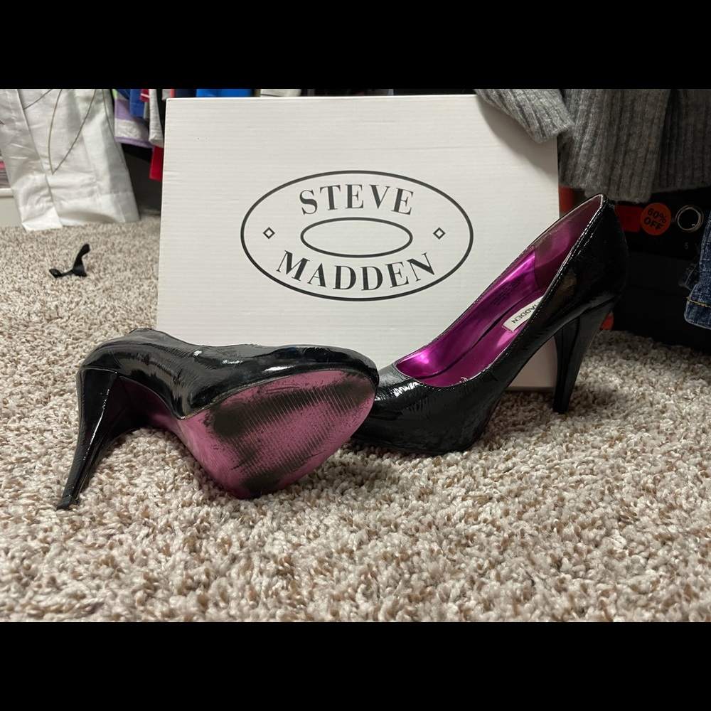 Steve Madden shiny black pumps